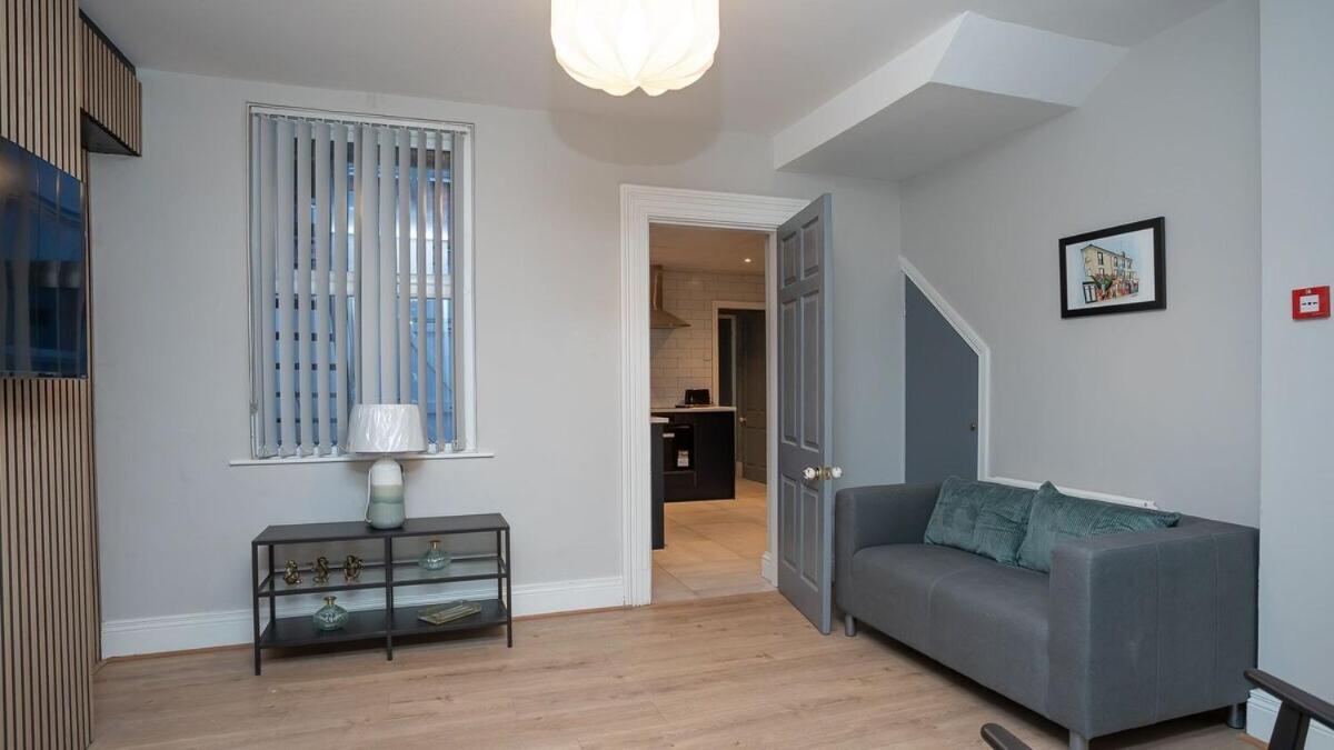 1 Bdr Apartment At Queens Uni By Belfast City Breaks Habitación foto